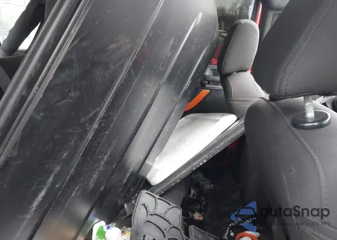 2015 Jeep Wrangler Unlimited Willys Wheeler z USA, uszkodzony, nr VIN 1C4HJWDG6FL686529